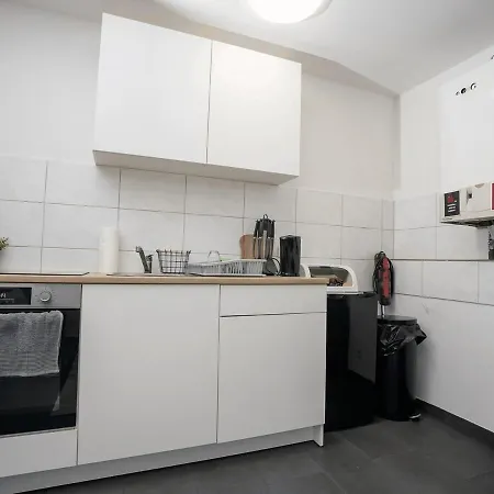 Livemore24 - 4 In Hoch