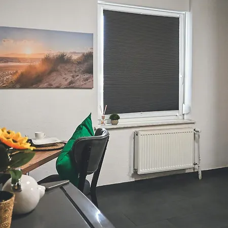 Apartman Livemore24 - 4 In Hoch Wlan - Smart-tv - 24-7 Check-in Und Kueche *