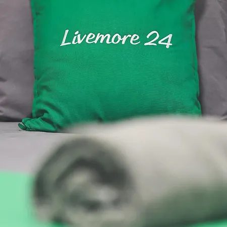 Livemore24 - 4 In Hoch Wlan - Smart-tv - 24-7 Check-in Und Kueche